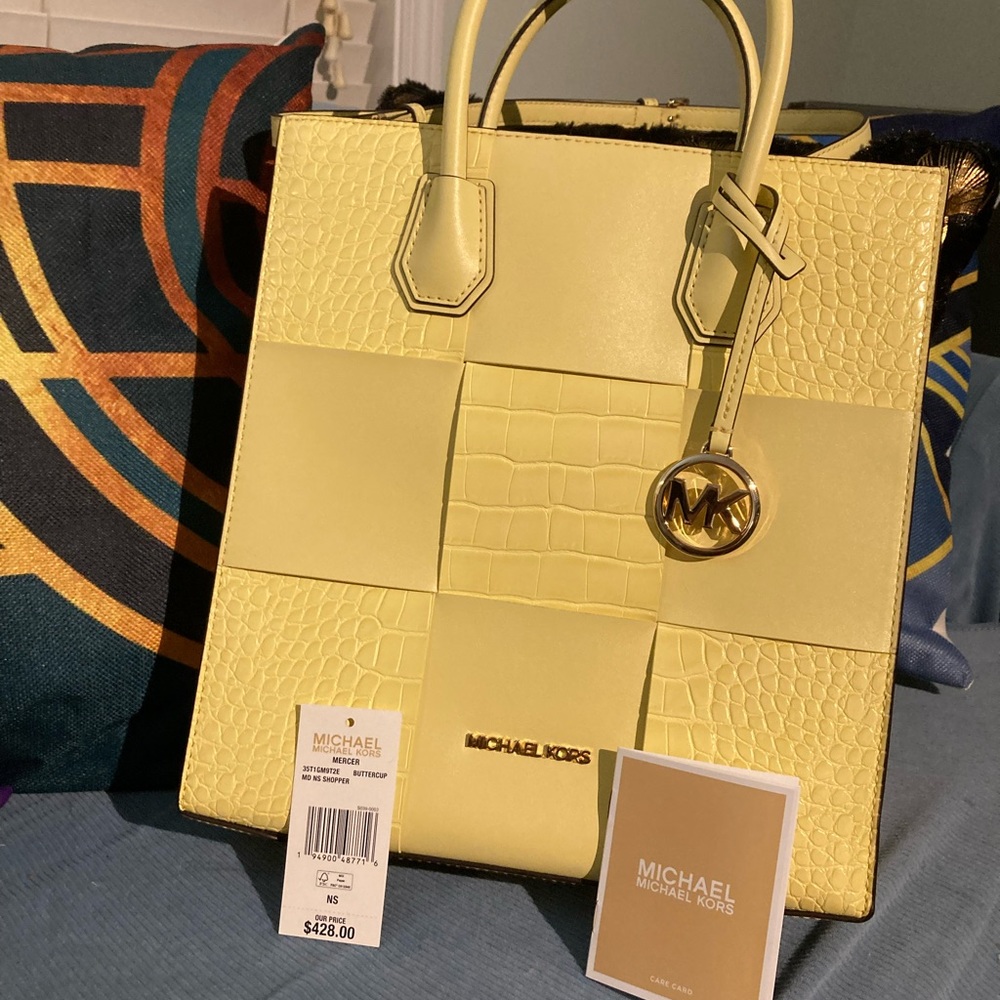 NWT~Michael Kors Mercer MD Crossbody Brand NEW Luxury Shoulder bag - Picture 2 of 16